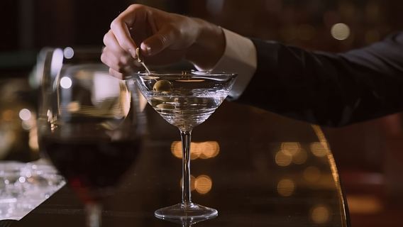 London Spy Experience with Tour, Vesper Martini Cocktail and 2-course Dinner