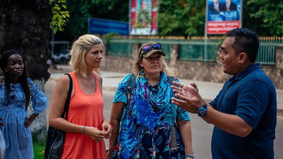 Highlights & Hidden Gems With Locals: Best of Siem Reap Private Tour