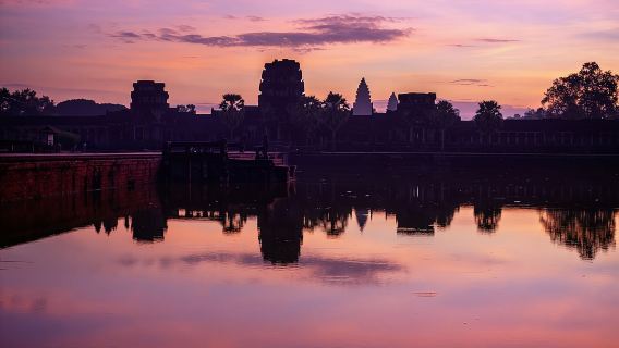 Angkor Wat Sunrise and Angkor Thom Sunset Tour