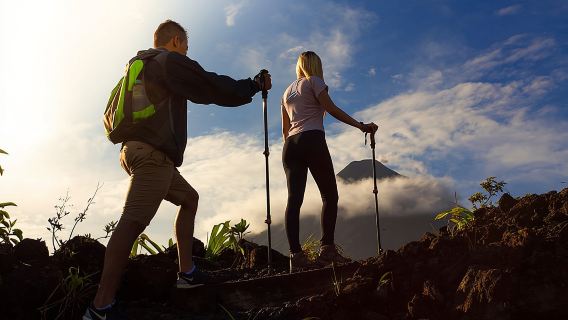 Tour 4 in 1 di La Fortuna: ponti, vulcano, cascata e sorgenti termali