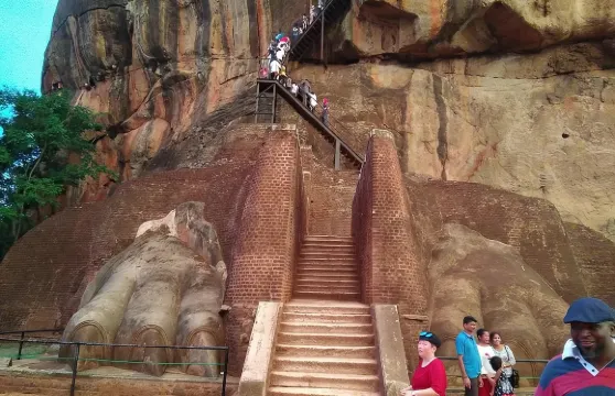 全包私人日遊：錫吉里耶、丹布勒及傳統村落之旅