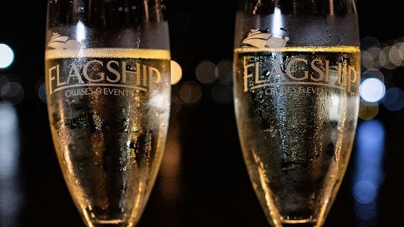 San Diego Harbor: Gourmet Dinner Cruise with Live Entertainment