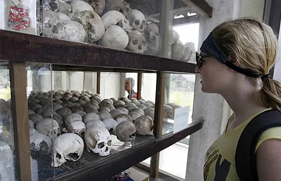 屠殺場與吐斯廉屠殺博物館（S21）之旅