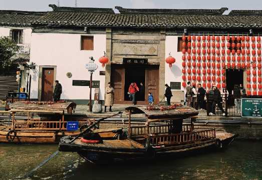 Half-day tour from Shanghai to Zhujiajiao Ancient Town: Experience the Oriental Venice - China's traditional water town
