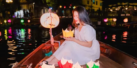 越南會安河夜間遊船放水燈體驗|淮河遊船票含放河燈體驗