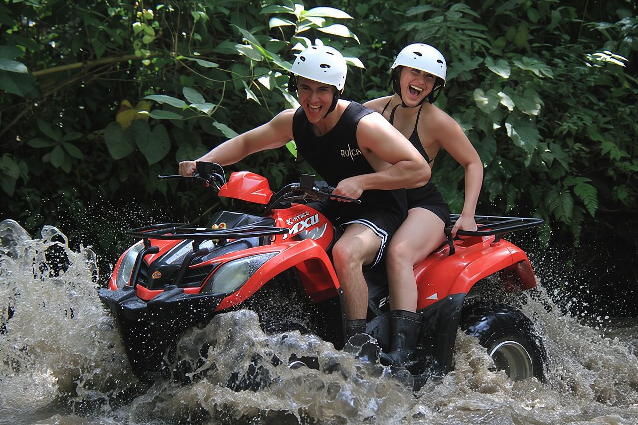 Bali ATV Quad Bike e rafting sull'acqua includono pranzo e trasferimento
