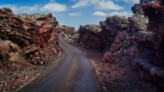 Lanzarote: Timanfaya National Park Volcanic Craters Tour