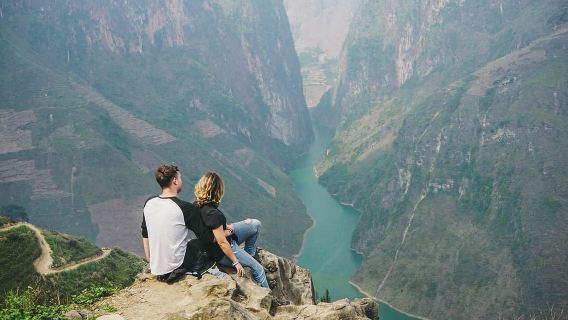 Explore the majestic Ha Giang with direct bus from Ha Noi