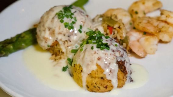 Destin: Crucero con cena al atardecer y música en vivo