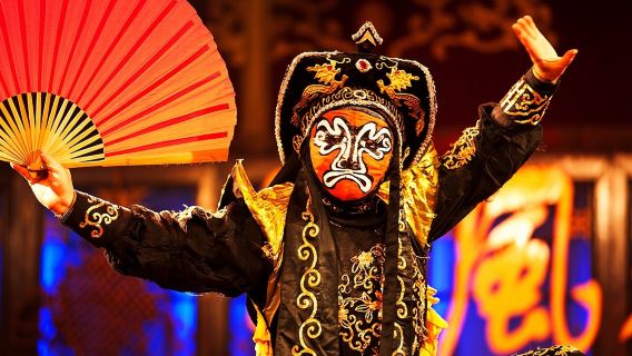 Sichuan Opera with face-changing at Sichuan opera theater