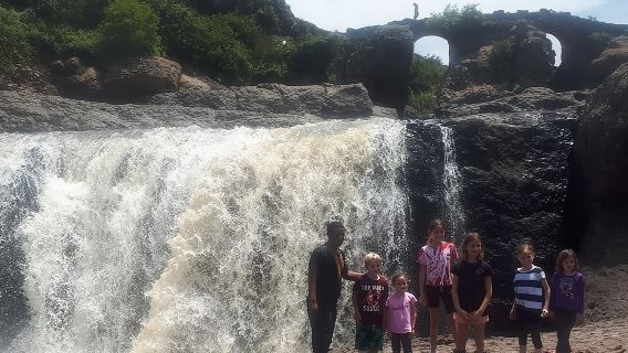 หลบหนีจากแอดดิส - ทริปหนึ่งวันสู่เดเบร ลิบาโนส และสะพานโปรตุเกส