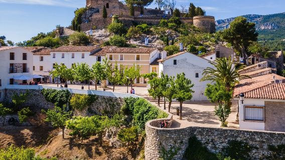 Guadalest and Algar Waterfalls Tour from Alicante or Benidorm