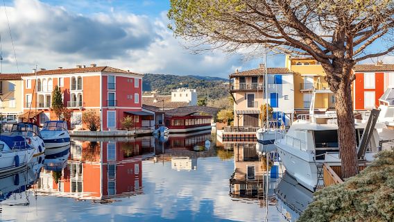 Saint Tropez and Port Grimaud shared tour from Nice