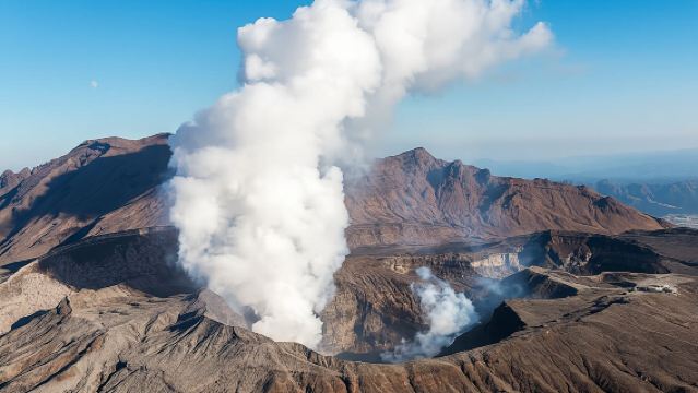 Aso Volcano, Onsen and Aso Shrine Full Day Tour from Fukuoka