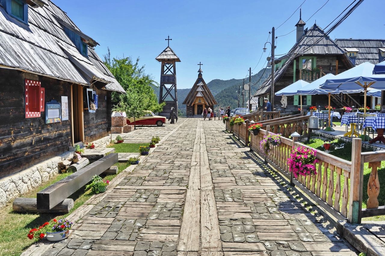 Excursión de un día en el Tren 8 de Šargan y la Casa del Río Drina con ida y vuelta a Belgrado
