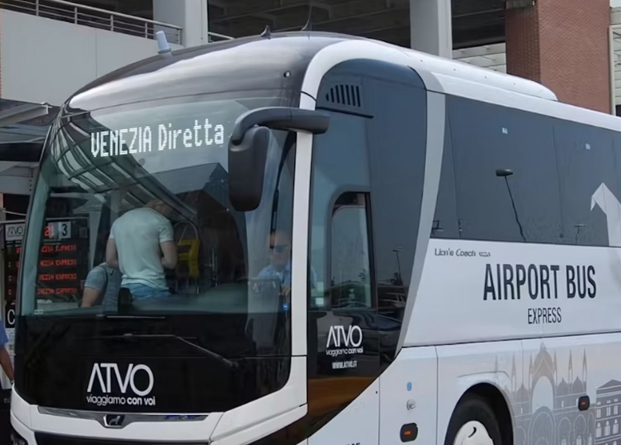 Aeroporto di Treviso (TSF) - Bus sola andata dall'aeroporto di Treviso a Venezia [acquista e parti subito/comodo e veloce]
