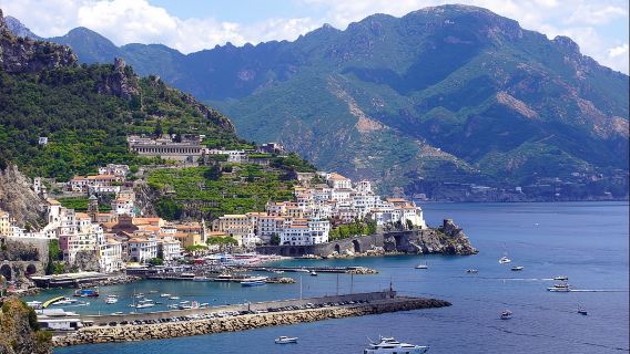 Amalfi Coast one-day tour(2 people including lunch, English tour)
