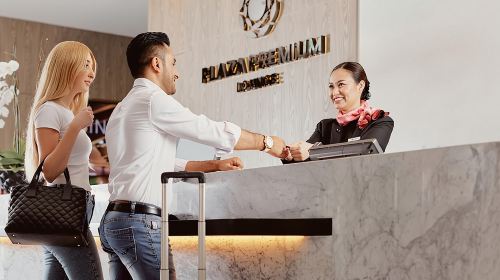 Dubai International Airport Plaza Premium Lounge at Terminal 3 Transfer Services 1