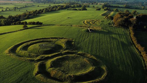 Tallah Hill, Trim Castle, Prehistoric Tomb, and Fowle Abbey 1-day tour in Ireland