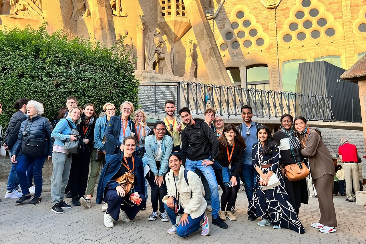 Sagrada Familia English Guided Tour & Optional Tower Access