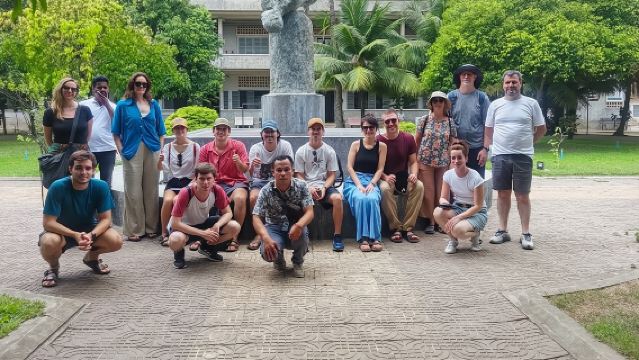The Killing Field and Toul Sleng Genocide Museum (S21) Tour