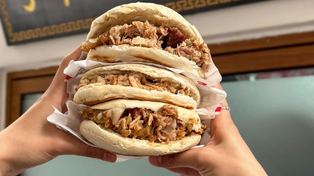 西安美食風味秘聞：回民街與灑金橋美食夜間徒步之旅