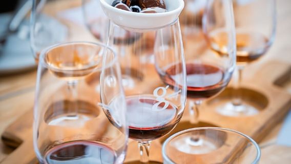 Melbourne: Peninsula Hot Springs with Lunch and Wine