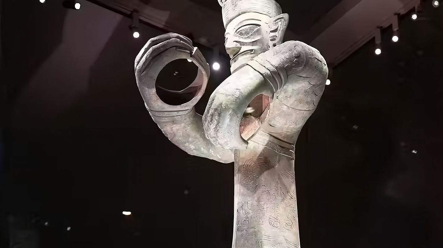 Chengdu Departure - [Sanxingdui + Panda Base] Mysterious Ancient Shu Civilization + Adorable Pandas|Private charter day tour