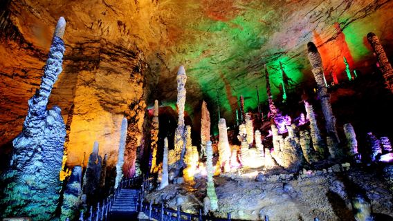 Eendaagse tour naar Zhangjiajie Glass Bridge Grand Canyon attractie + Huanglonggrot [Exclusieve privé groepsreis]