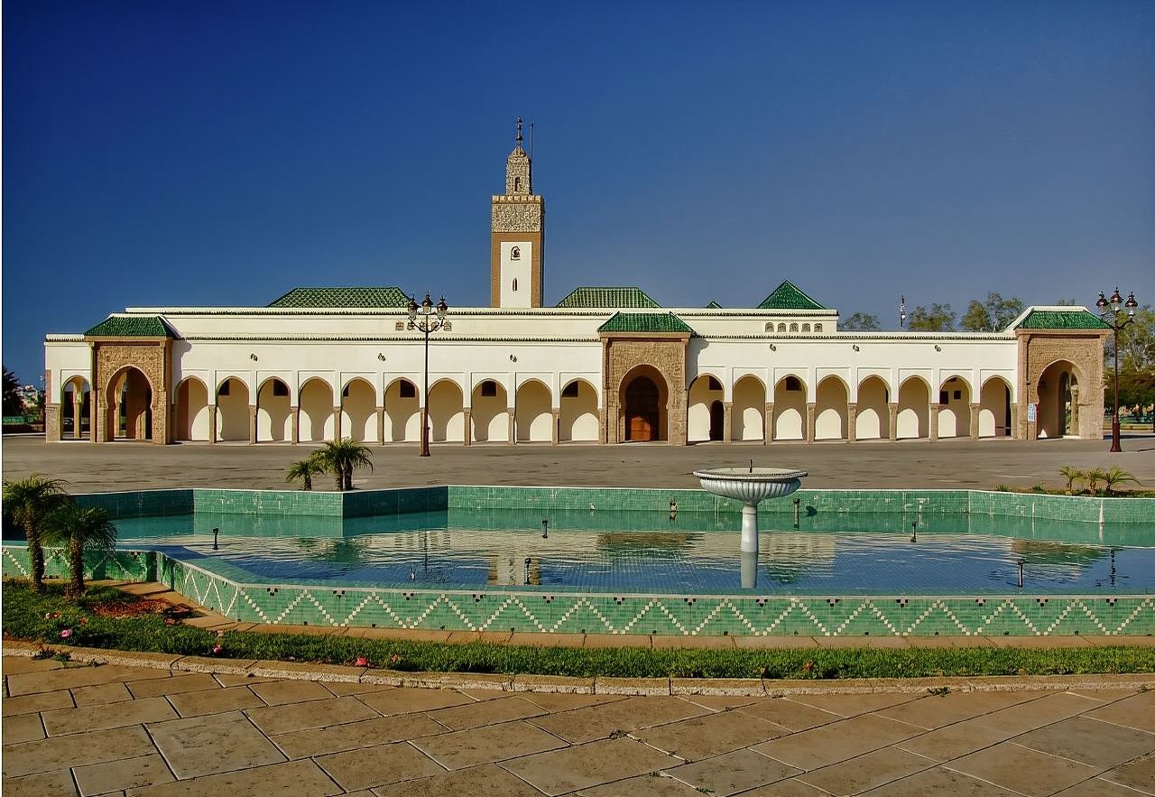 모로코 라바트 역사 체험 탐방: 왕궁과 고대 유적지 (영어 운전사)