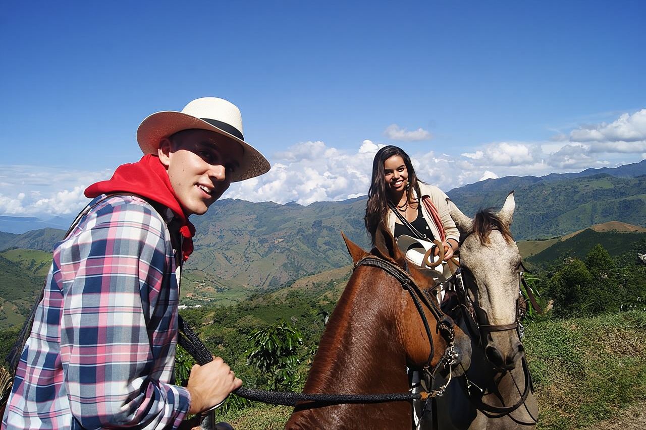Coffee Tour In Horse Riding and Lunch In Medellin