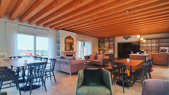 Romantic Evening Tasting with the Best Prosecco