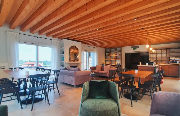 浪漫夜晚品嚐頂級普羅塞克葡萄酒