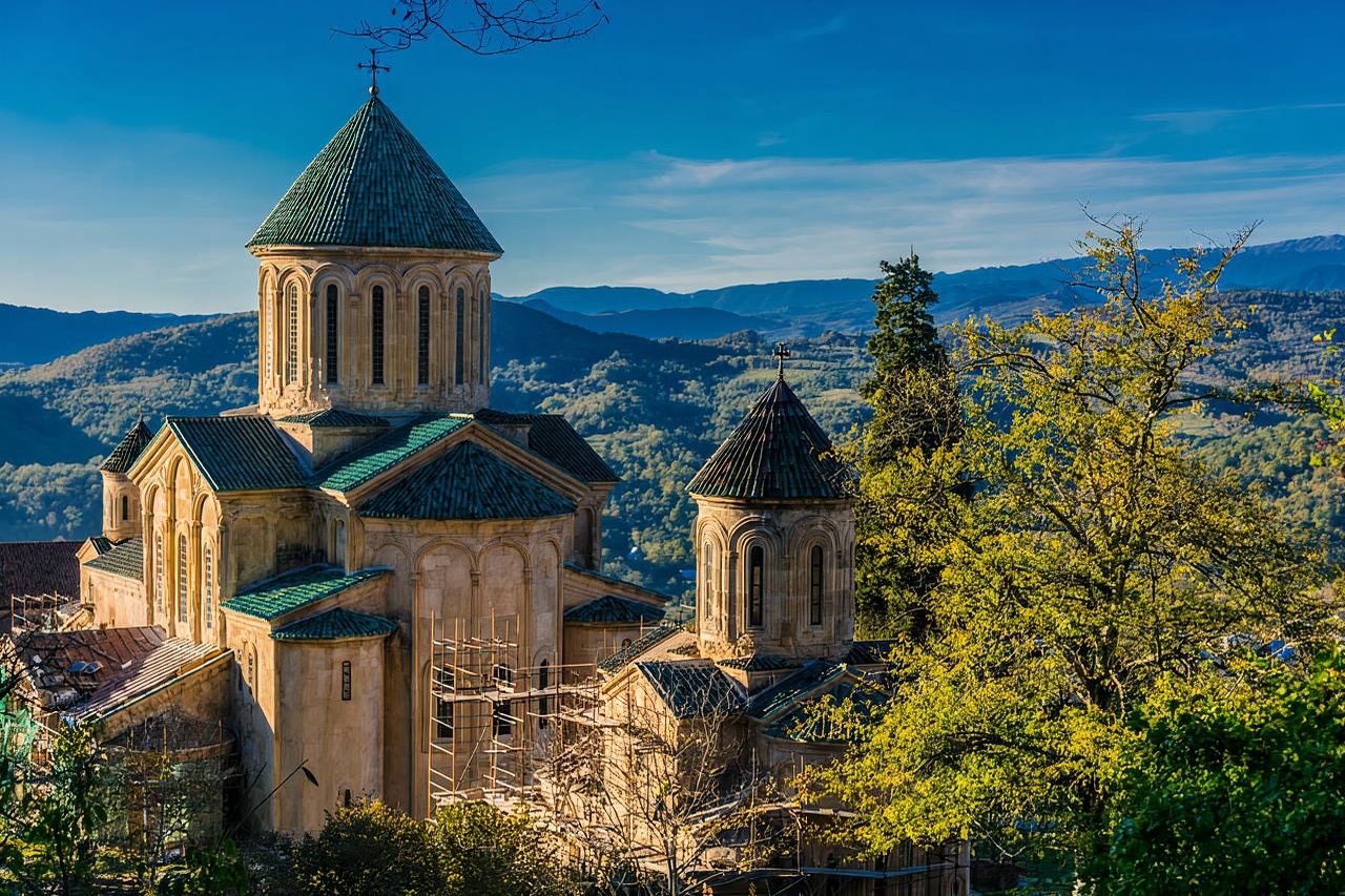 From Tbilisi: Explore Kutaisi's Culture and Wine on a 1-Day Tour