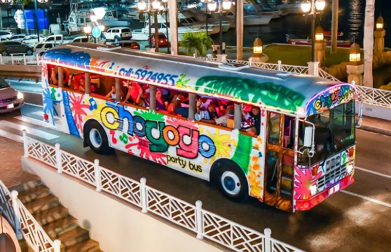 夜生活派對巴士之旅 + 免費雞尾酒、DJ、主持人及調酒師