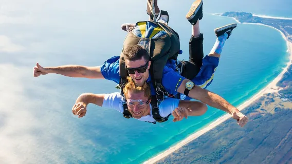 Australia Byron Bay 15000 Parachuting skydiving (professional instructor + optional Byron Bay/Brisbane/Gold Coast transfer)