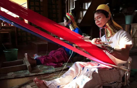 瑞麗一寨兩國+姐告口岸+中緬友誼街+莫里瀑布+獨樹成林一日遊