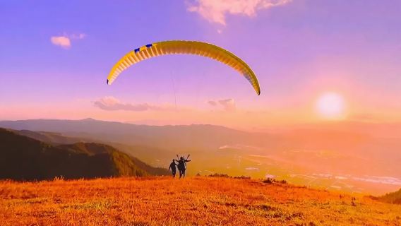 騰沖雲端飛行滑翔傘基地滑翔傘飛行體驗【專業教練一帶一飛行+贈送視頻錄像+飛行高度350米】