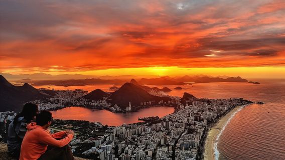 Half Day Hiking Tour Morro Dois Irmaos and Favela Vidigal