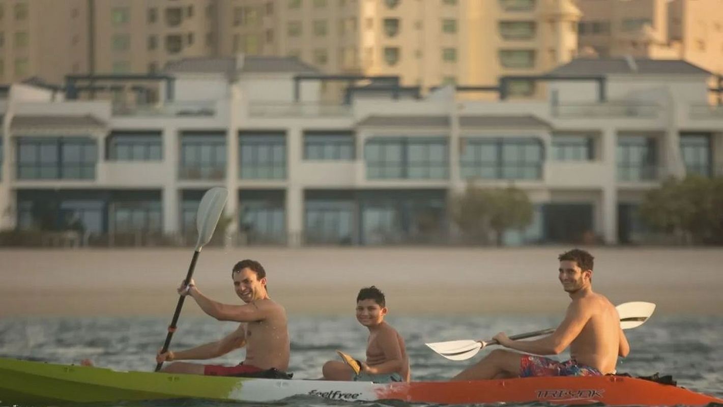 1-Hour Kayaking at Dubai Marina Yacht Club + Palm Jumeirah [Dubai Kayaking Experience]