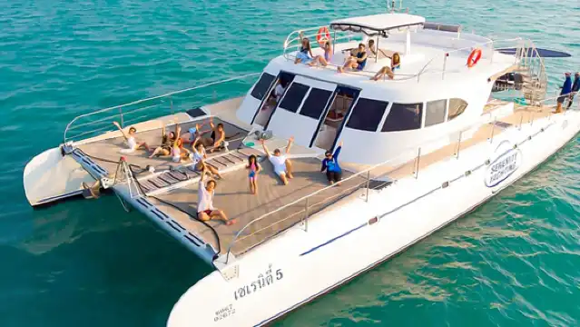 泰國芭達雅一日遊/多艘豪華遊艇出海/海釣浮潛/無人三島雙島