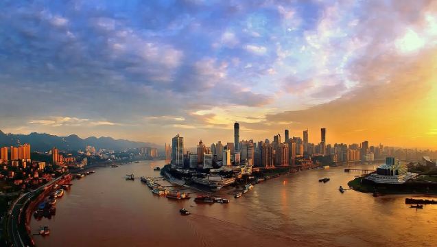 中國重慶：魔幻山城專業導遊陪玩｜打卡肖戰同款機位｜景區導覽英/俄/法/西/日/韓/德/意多語種導遊行程定制