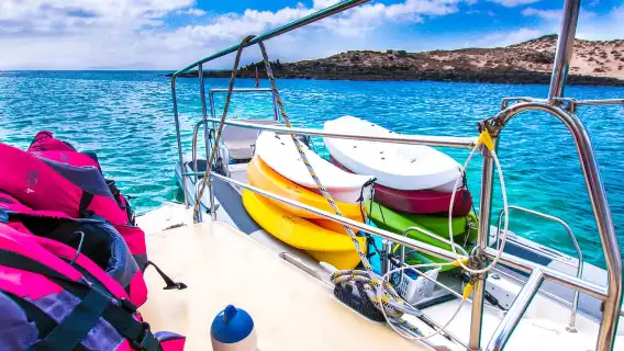 From Lanzarote: Sailing Day Trip Around La Graciosa