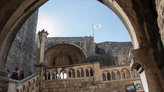 Recorrido por los lugares destacados de Dubrovnik y las localizaciones de Juego de Tronos