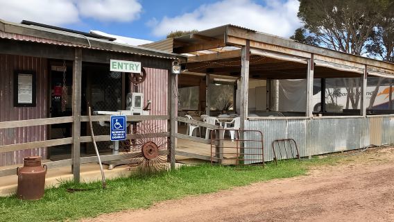 From Penneshaw: Kangaroo Island Shore Excursion Tasting Tour