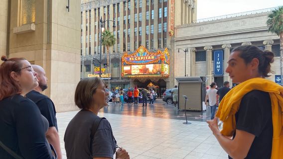 Hollywood: tour a piedi tra fantasmi, crimini reali, racconti inquietanti