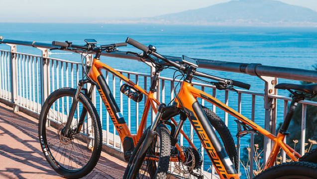 Amalfi coast: E-bike tour from Sorrento to Positano