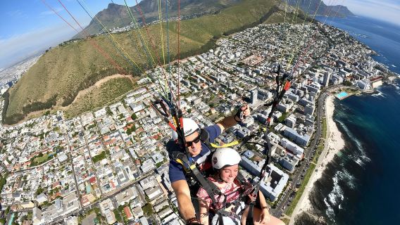 Kapstadt: Tandem-Paragliding mit Blick auf den Tafelberg