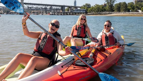 Chèo thuyền kayak 3 giờ ở Vancouver kèm cà phê trên bãi biển