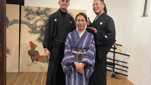 Токио: Аутентичные развлечения самураев в приватном пространстве.